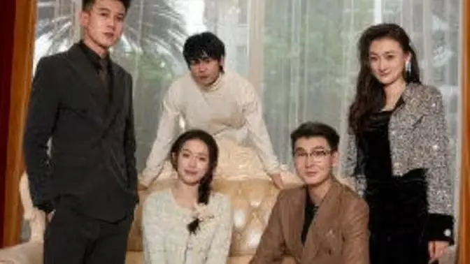 《三个哥哥偏要宠我》：甜宠升级！看傲娇妹妹如何俘获哥哥们的真心