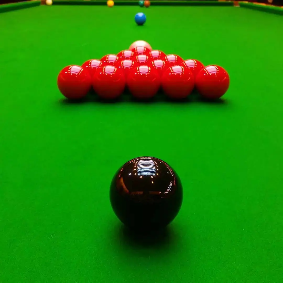 2023斯诺克国锦赛资格赛：里奇·沃顿VS江俊的惊险对决与台球智慧